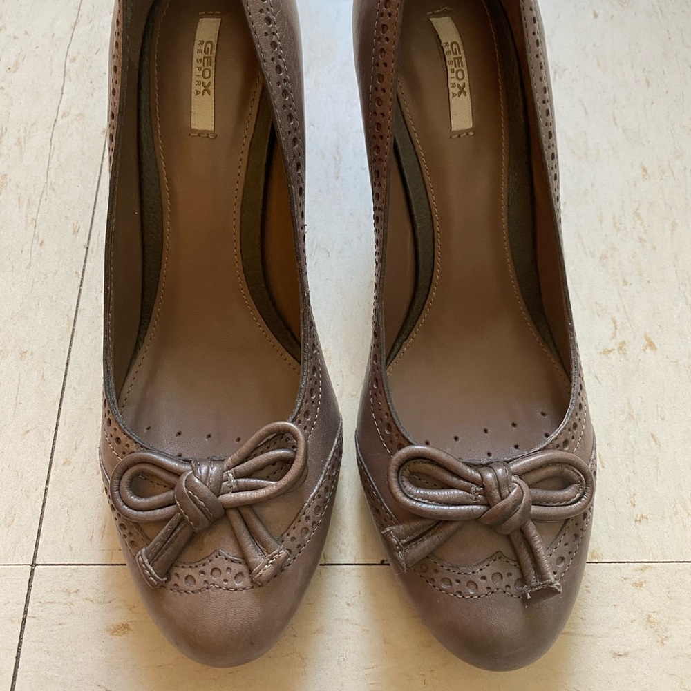 Grocery D Martin N Tumbled Leather Women’s Heel